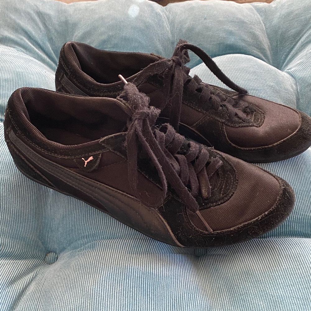 Puma Woman’s Black Eco OrthoLite Sneakers. Size 7.5
